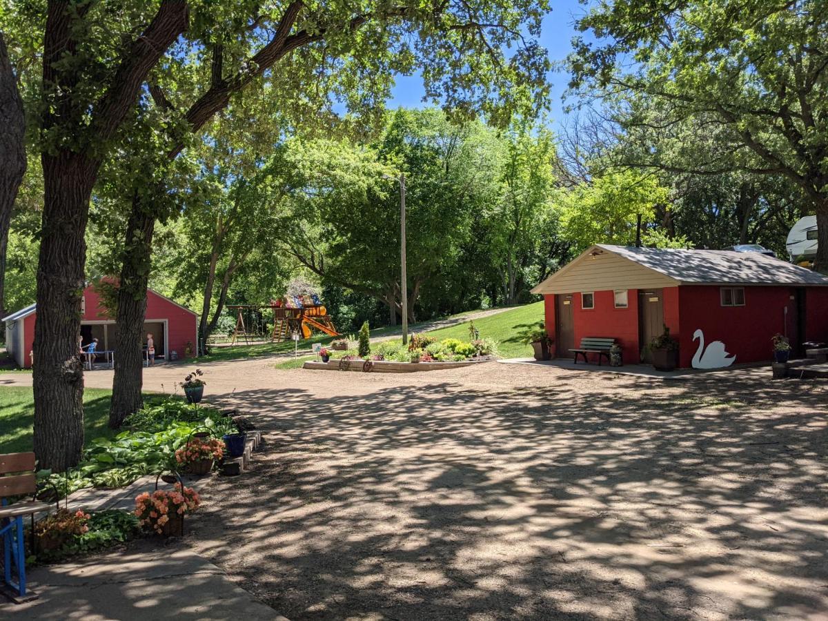 Swan Lake Resort & Campground Fergus Falls Ngoại thất bức ảnh
